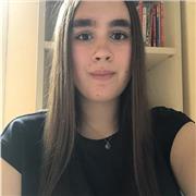 Studentessa universitaria di Scienze Internazionali, con livello B2/B1 nelle lingue straniere europee
